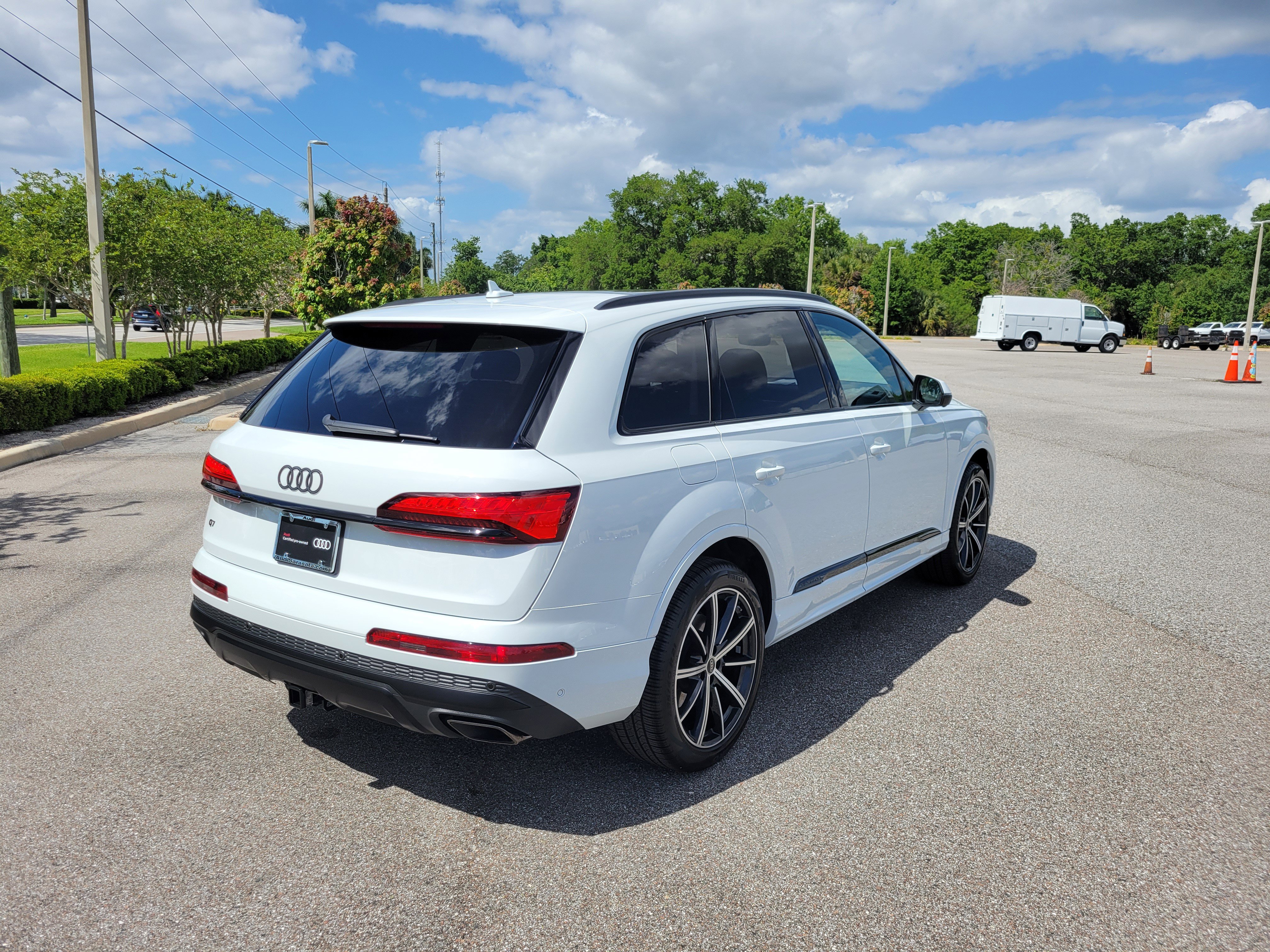 Certified 2025 Audi Q7 2.0T Premium Plus w/ Premium Plus Package image 4