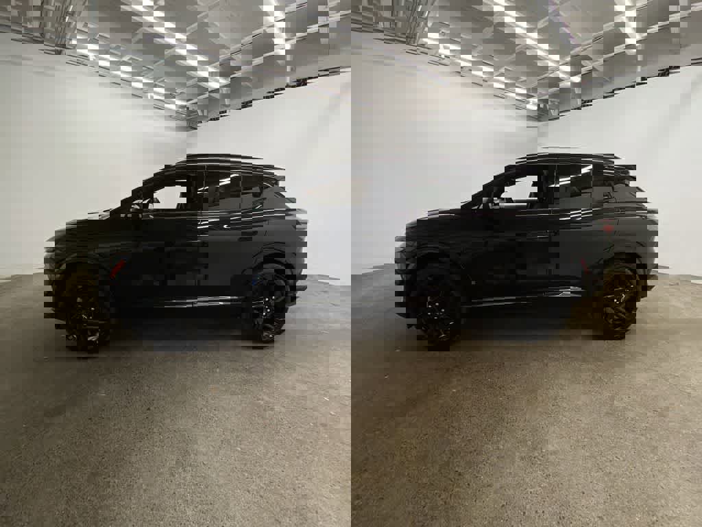 Used 2024 Chevrolet Equinox EV RS image 3