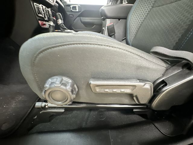 Used 2025 Jeep Wrangler Unlimited Rubicon 4xe w/ Convenience Group image 15