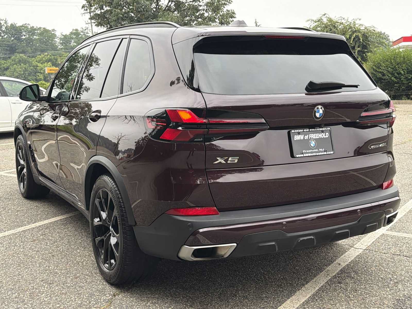 Used 2024 BMW X5 xDrive40i w/ Premium Package AWD/4WD image 2