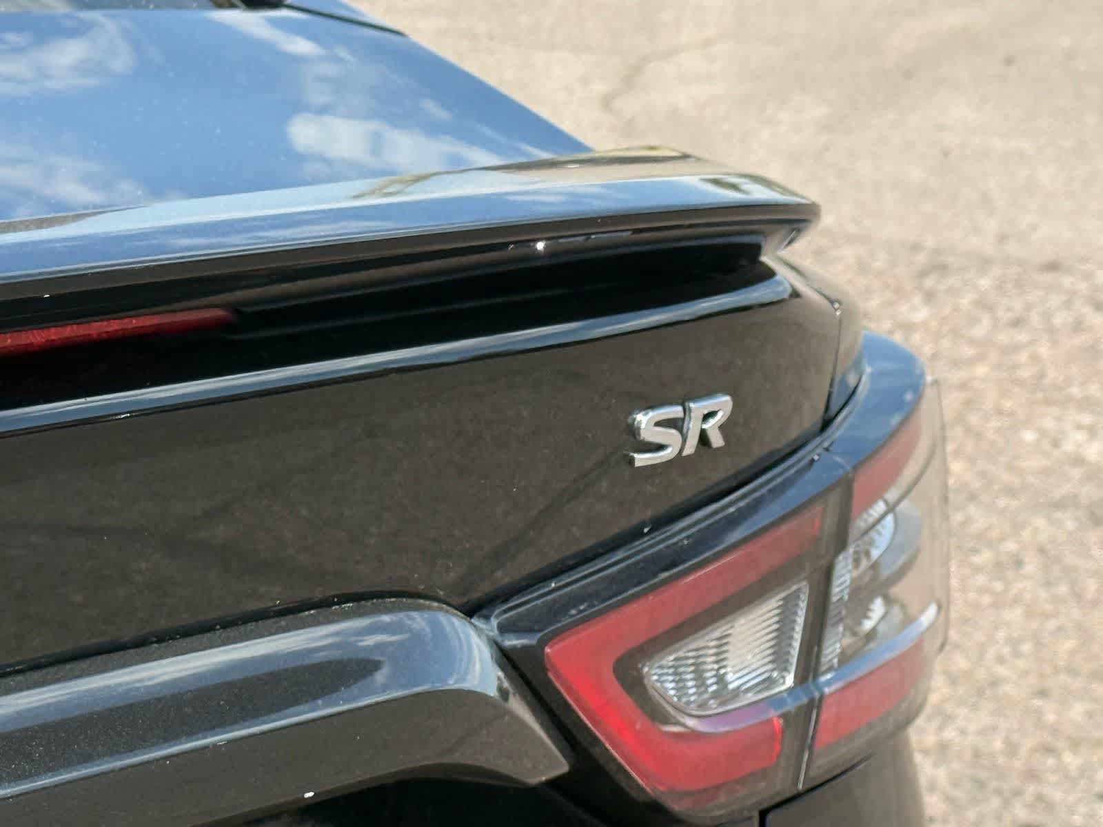 Used 2023 Nissan Maxima SR w/ Sport Mat Group FWD image 11