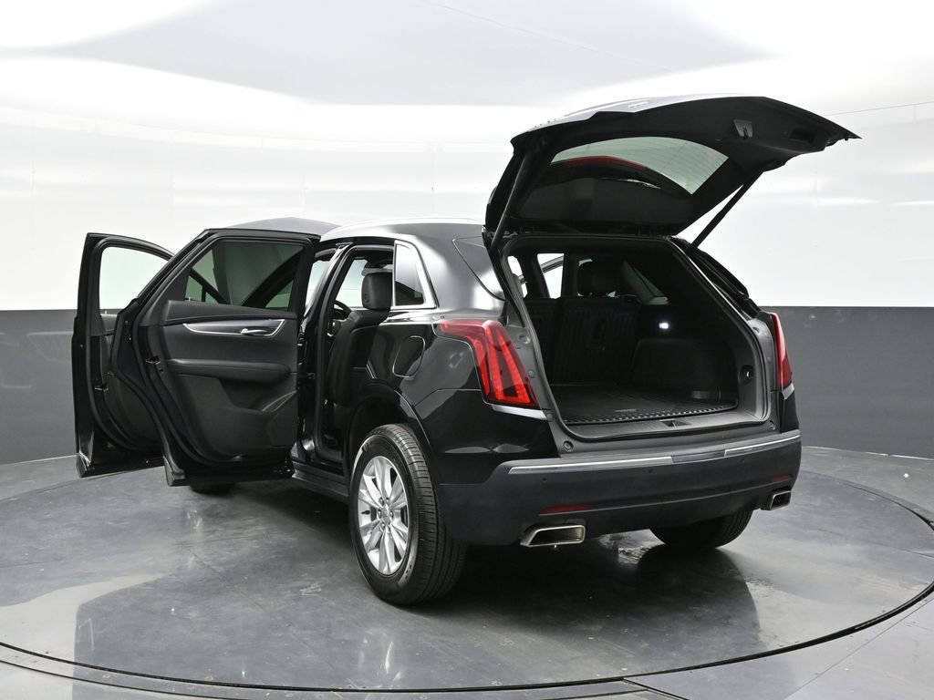 Certified 2025 Cadillac XT5 Luxury w/ LPO, Floor Liner Package AWD/4WD image 44