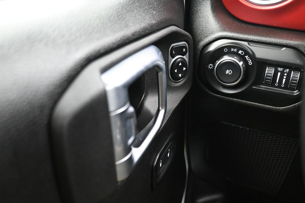 Used 2021 Jeep Wrangler Unlimited Rubicon AWD/4WD image 14