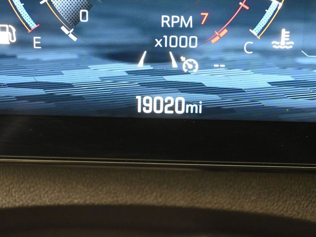 Used 2024 Chevrolet Traverse LS image 36