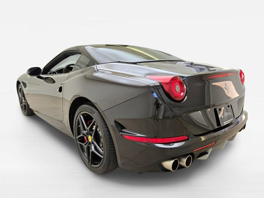 Used 2015 Ferrari California T RWD image 11
