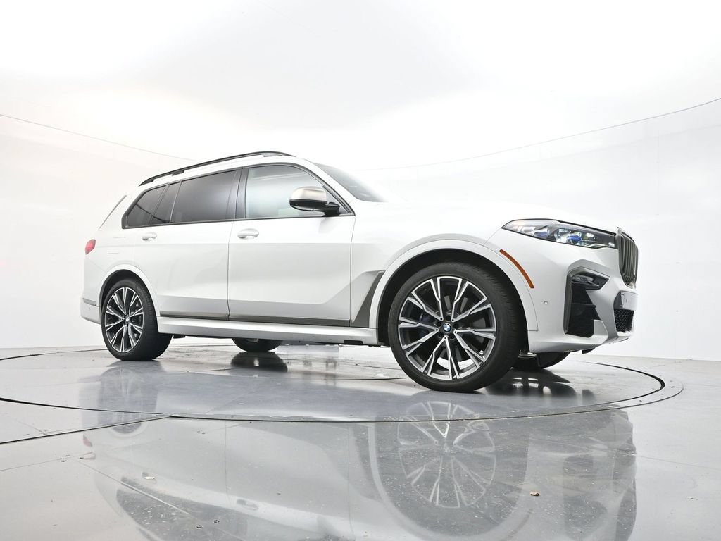 Used 2022 BMW X7 M50i AWD/4WD image 28