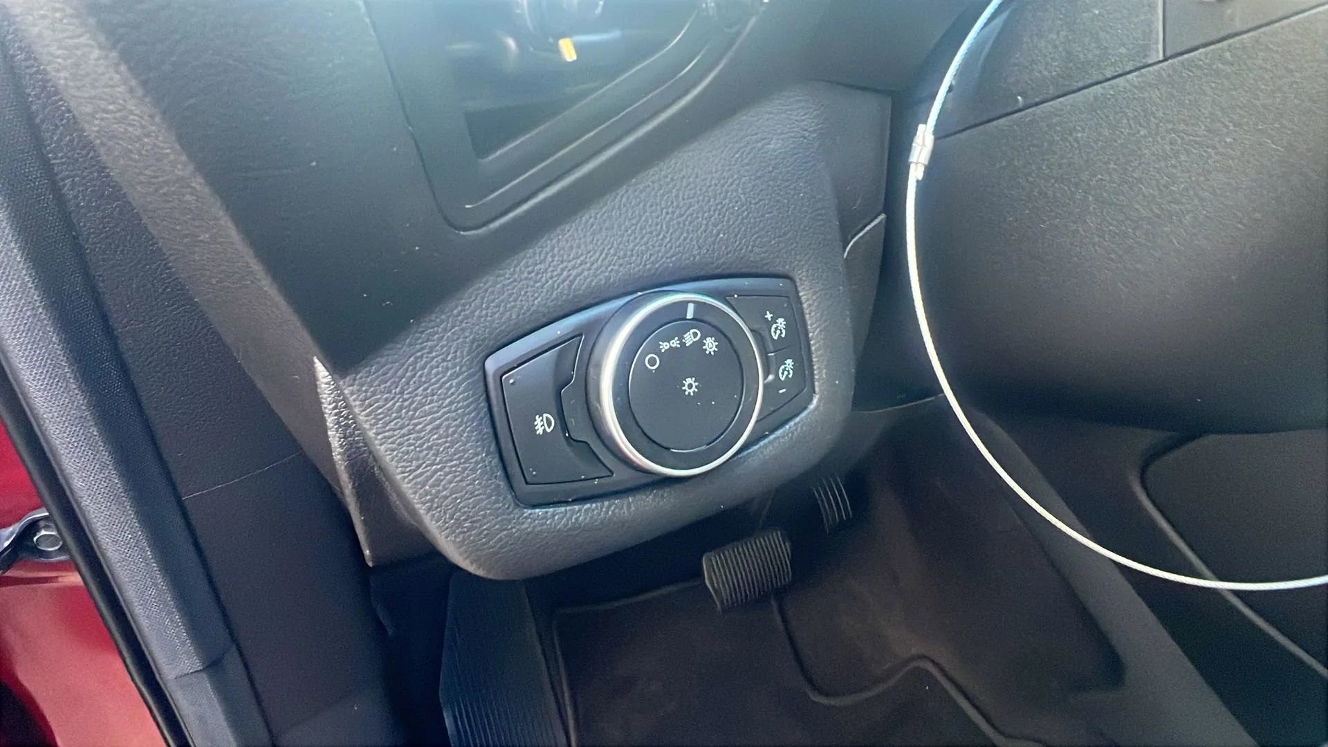 Used 2015 Ford Escape SE w/ Equipment Group 201A image 25