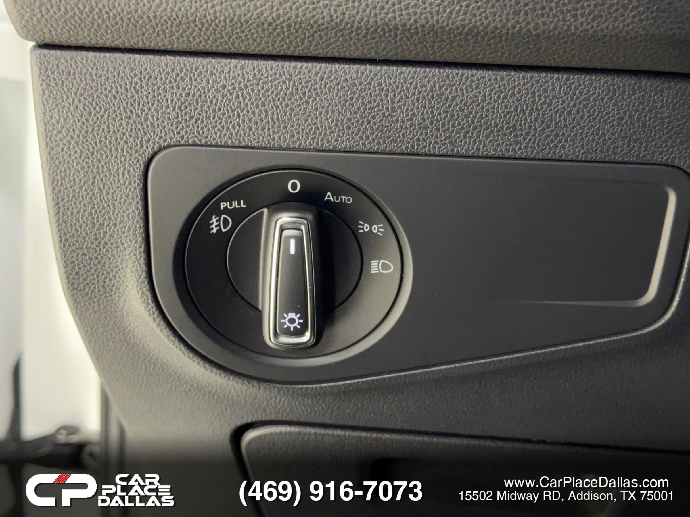 Used 2018 Volkswagen Tiguan SEL image 42