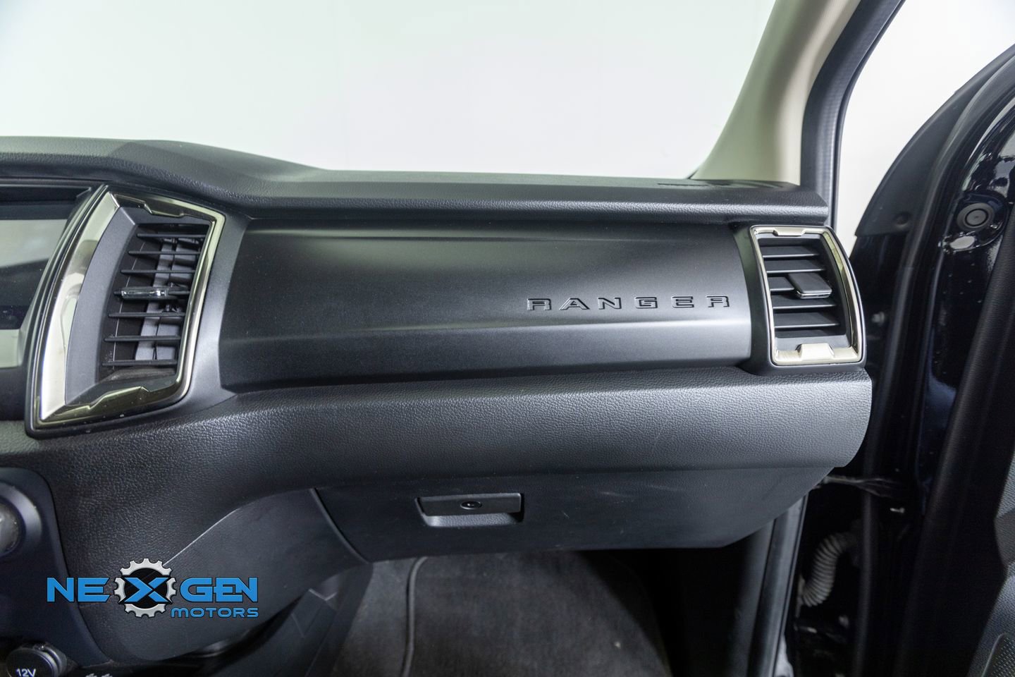 Used 2023 Ford Ranger XLT w/ Equipment Group 301A Mid AWD/4WD image 39