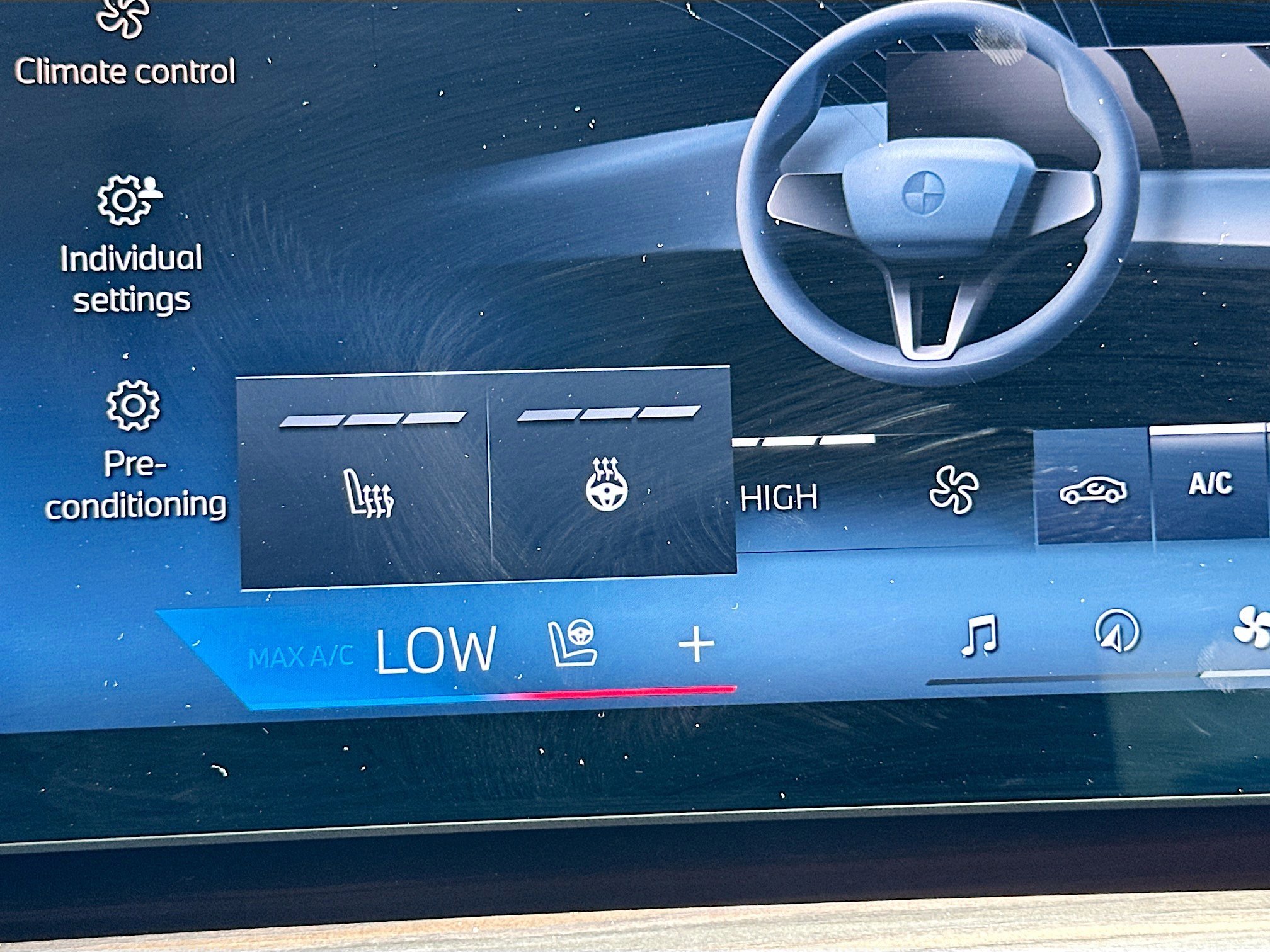 Certified 2023 BMW 740i w/ Parking Assistance Package image 21