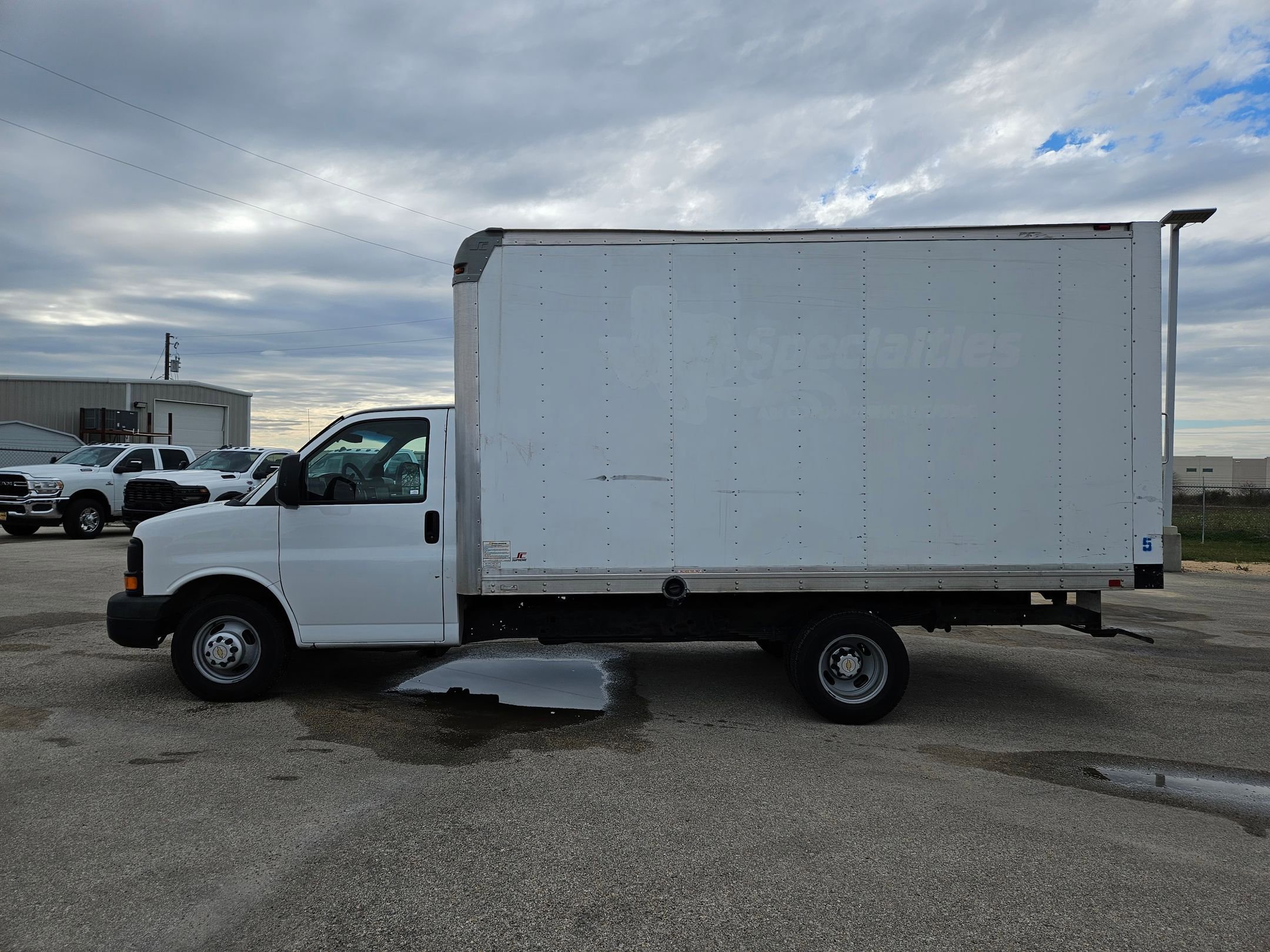 Used 2015 Chevrolet Express 3500 Extended image 6