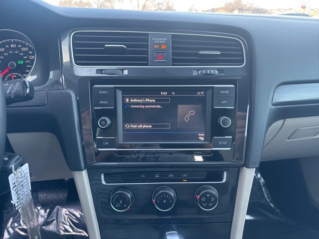 Used 2018 Volkswagen Golf S image 13