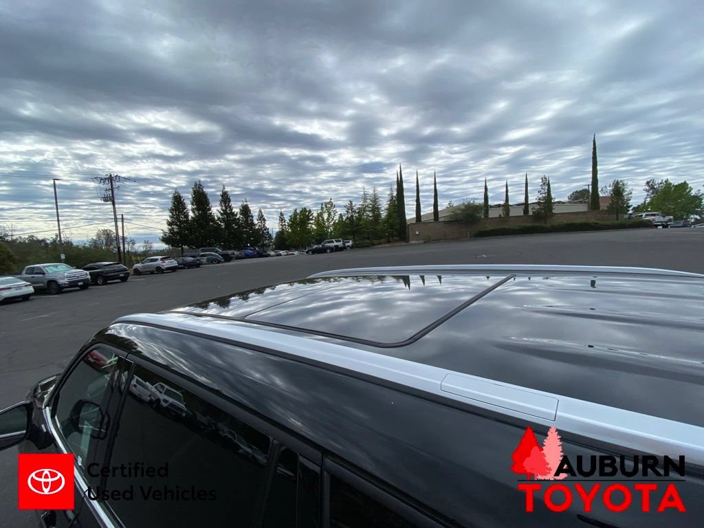Certified 2024 Toyota Highlander Platinum AWD/4WD image 10