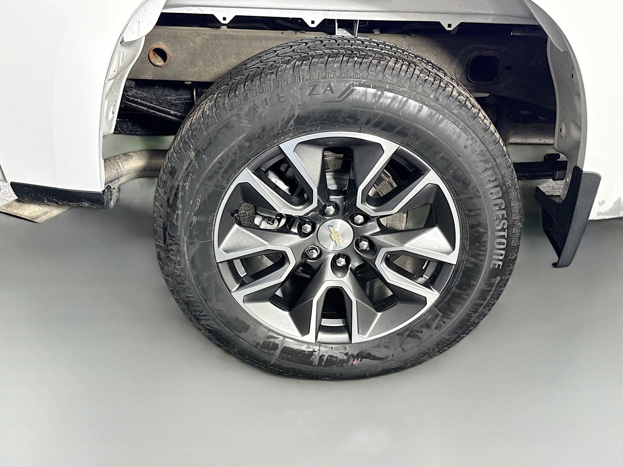 Used 2024 Chevrolet Silverado 1500 LT AWD/4WD image 32