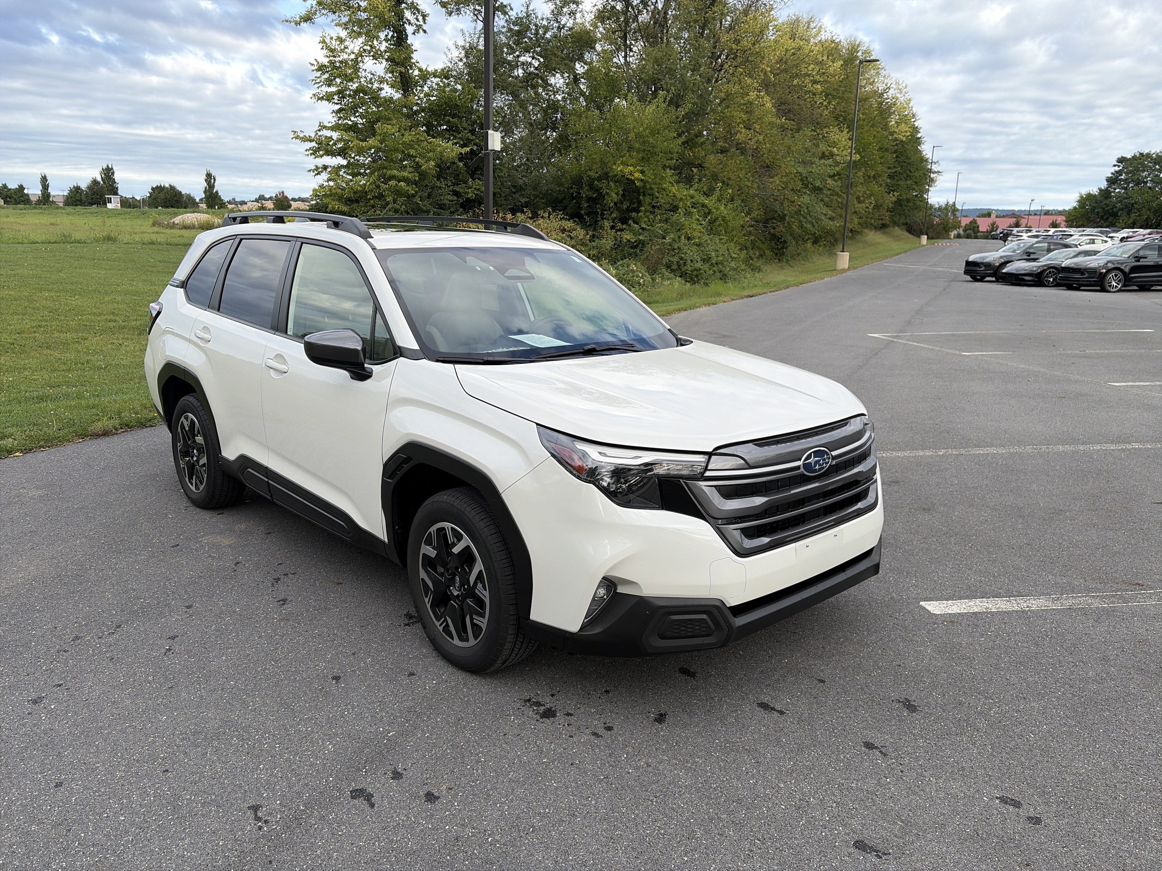 Used 2025 Subaru Forester Premium w/ Convenience Package #1 AWD/4WD image 4