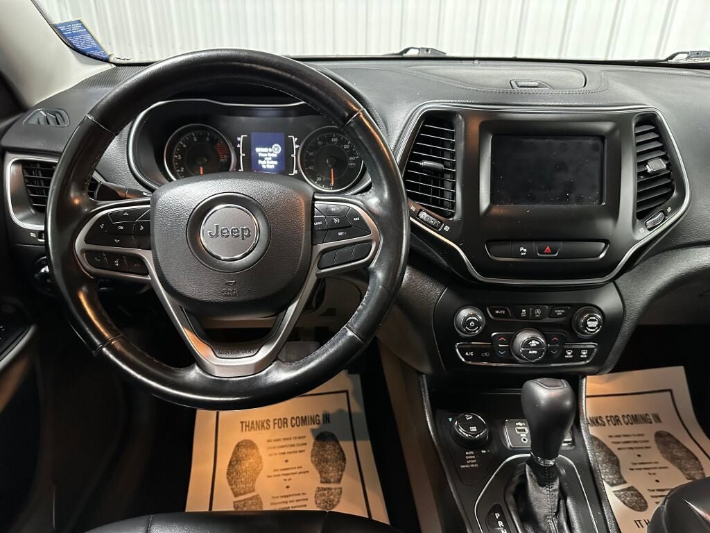 Used 2020 Jeep Cherokee Latitude Plus w/ Cold Weather Group AWD/4WD image 9