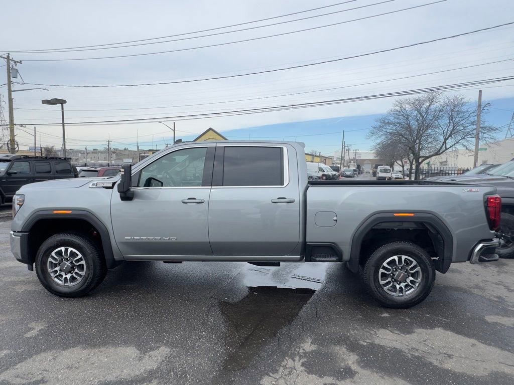 Used 2025 GMC Sierra 2500 SLE w/ SLE Value Package; image 4