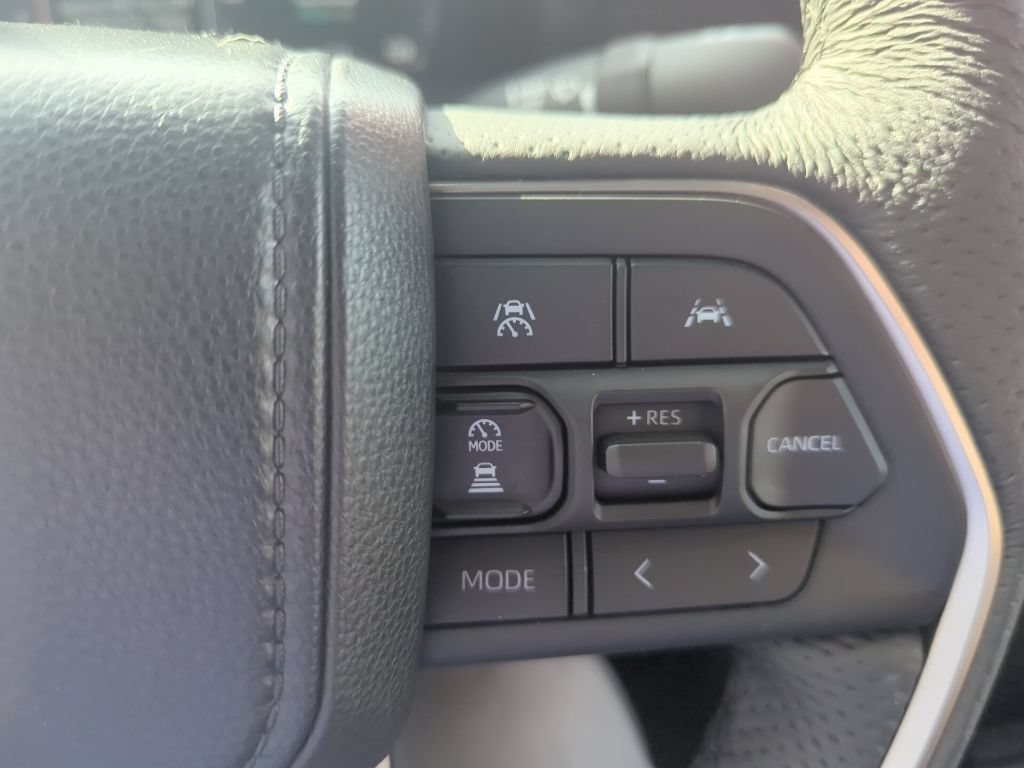 Used 2025 Toyota Tacoma TRD Off-Road AWD/4WD image 37