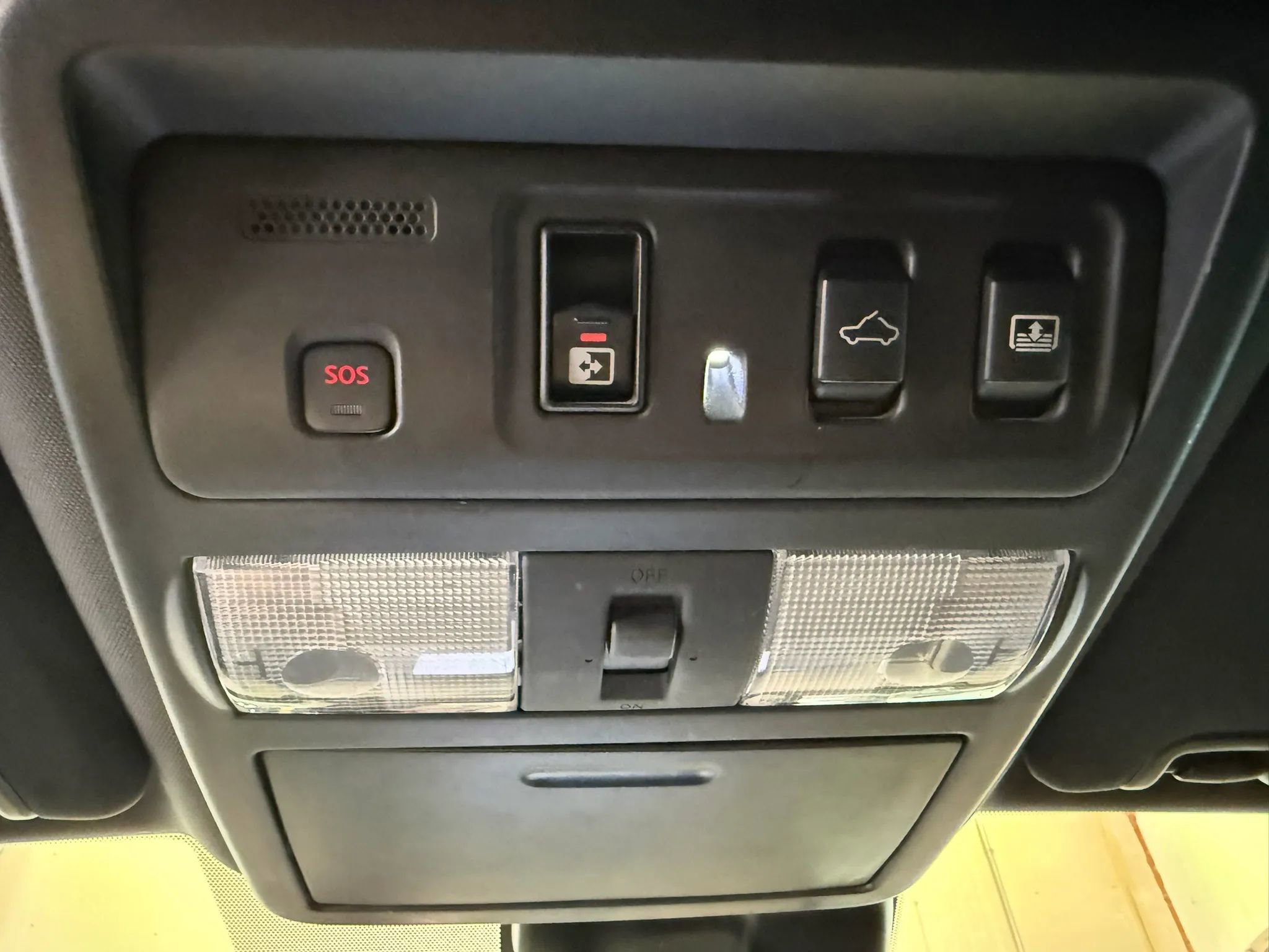 Used 2020 Nissan Titan PRO-4X w/ Pro-4x Convenience Package AWD/4WD image 28