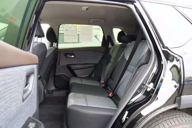 Used 2023 Nissan Rogue SV AWD/4WD image 34