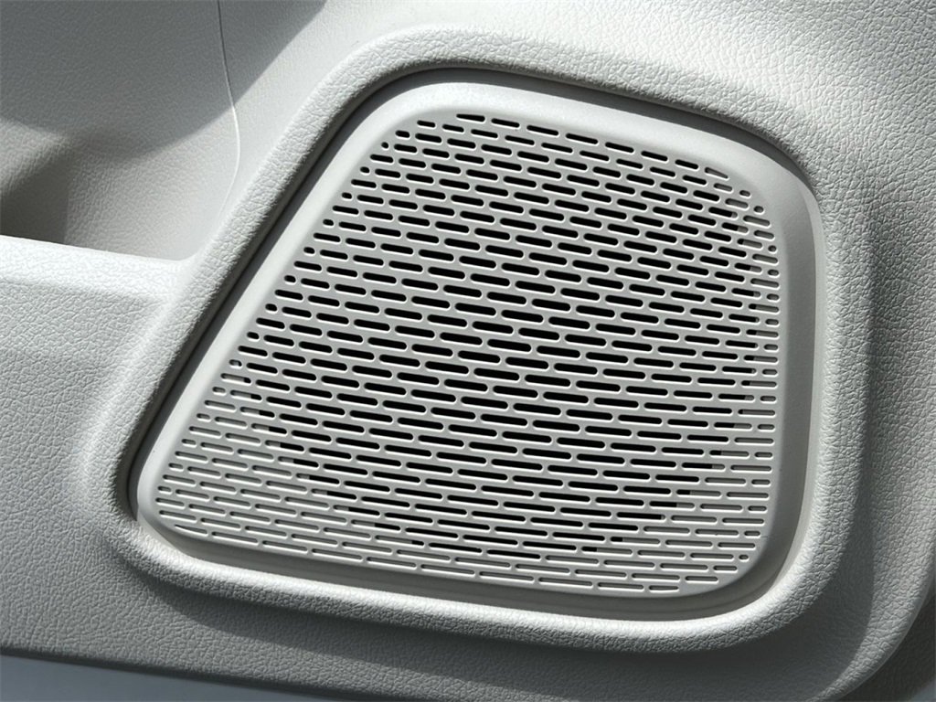 Certified 2025 Mercedes-Benz GLA 250 4MATIC image 33