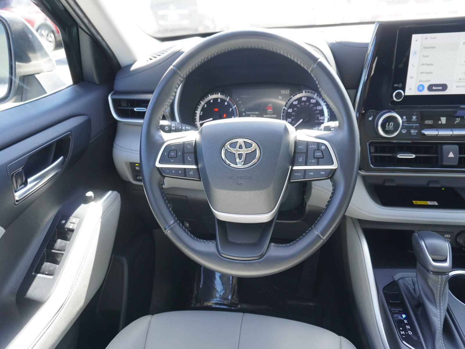 Used 2023 Toyota Highlander XLE FWD image 19