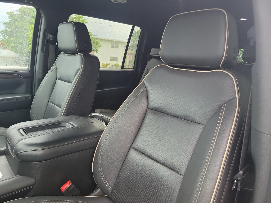 Used 2024 Chevrolet Suburban Premier AWD/4WD image 26