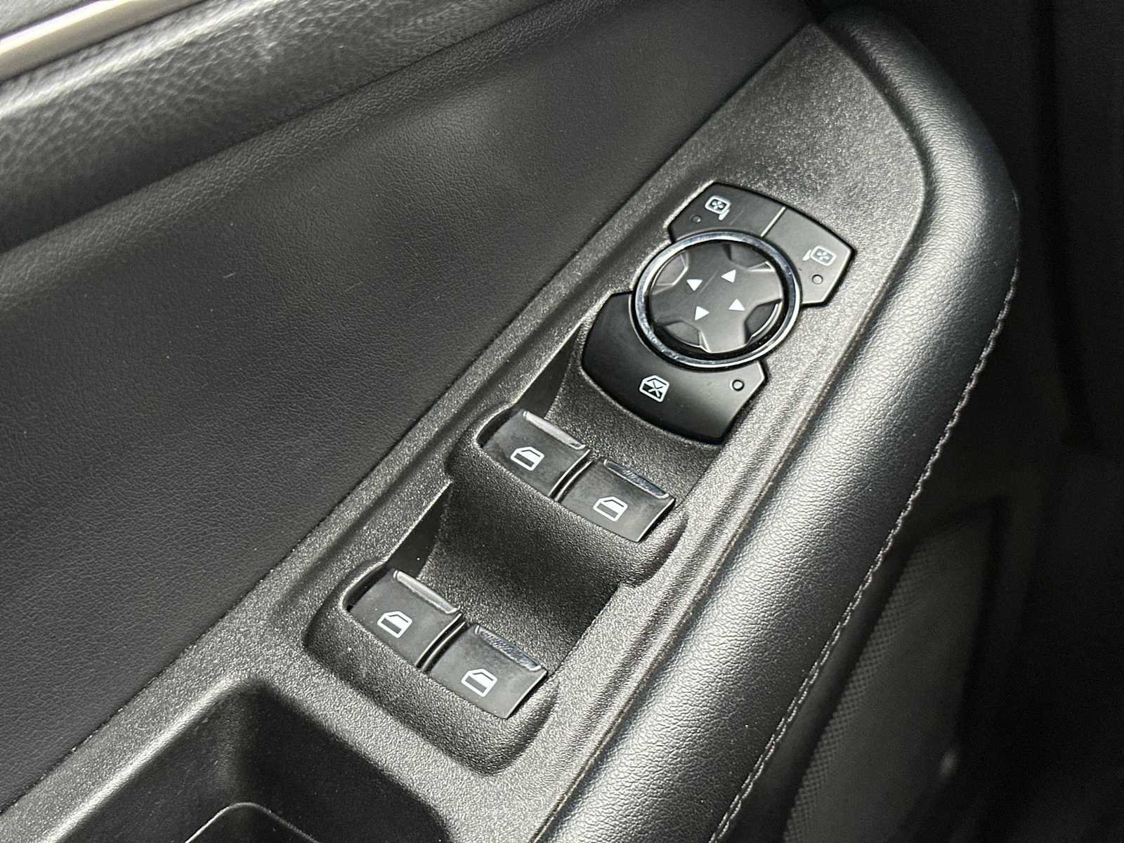 Used 2024 Ford Edge SEL image 15