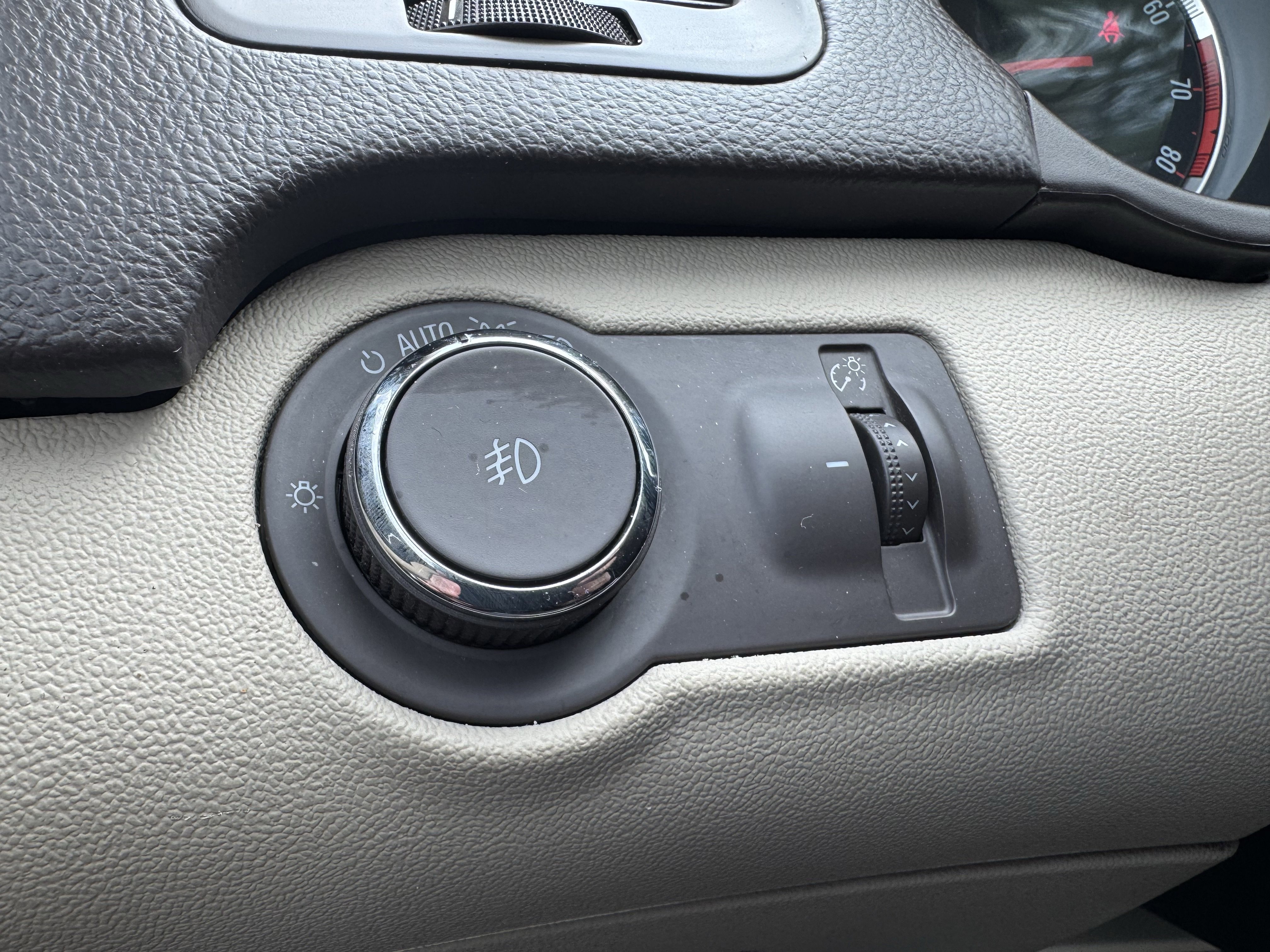 Used 2013 Buick Regal Premium image 12