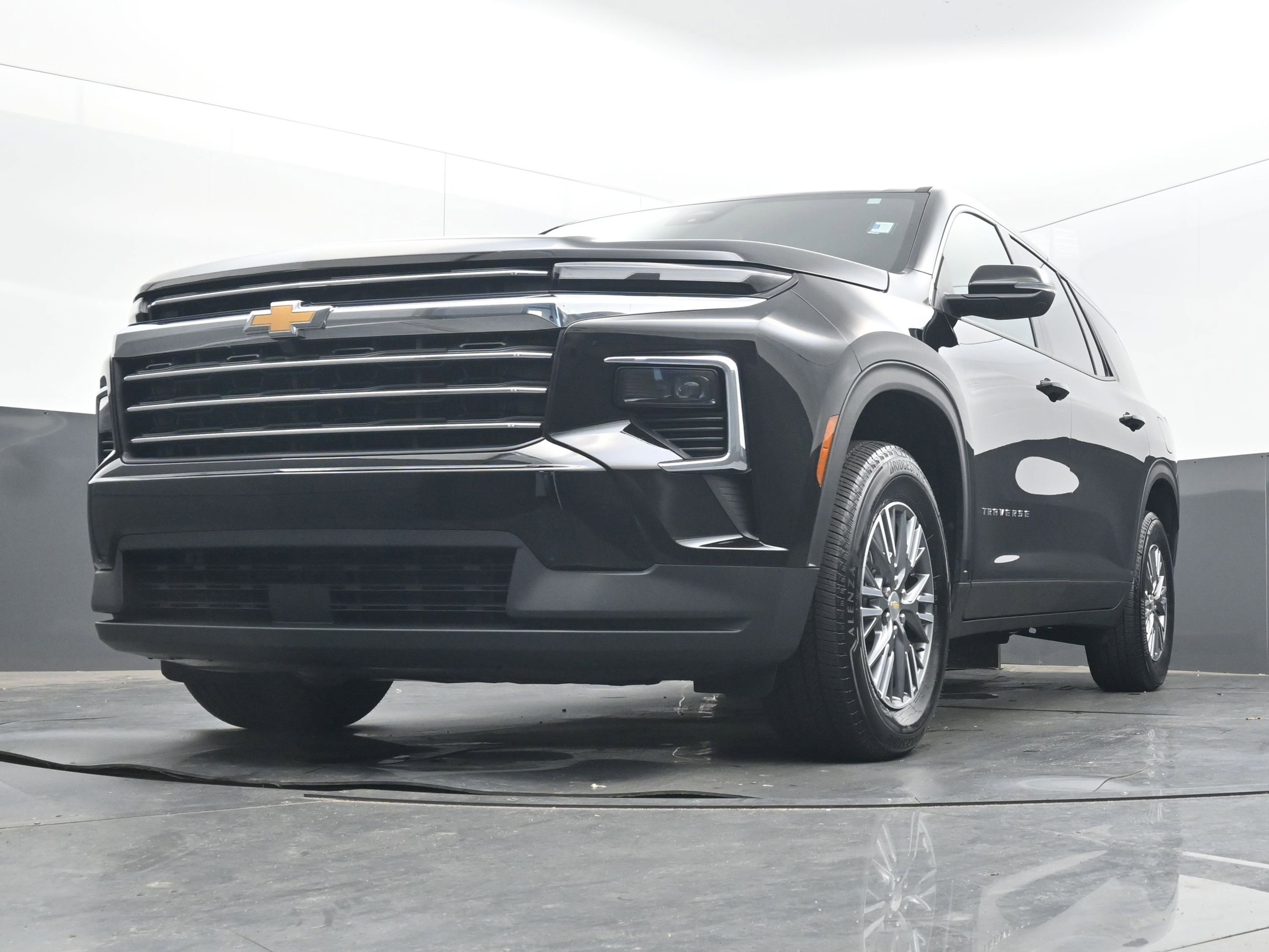 Certified 2025 Chevrolet Traverse LT image 26