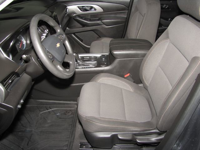 Used 2020 Chevrolet Traverse LS w/ LPO, Black Accent Package FWD image 9