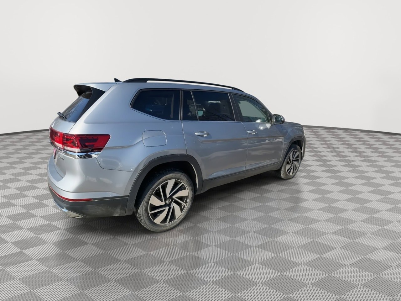 Used 2024 Volkswagen Atlas SE image 8