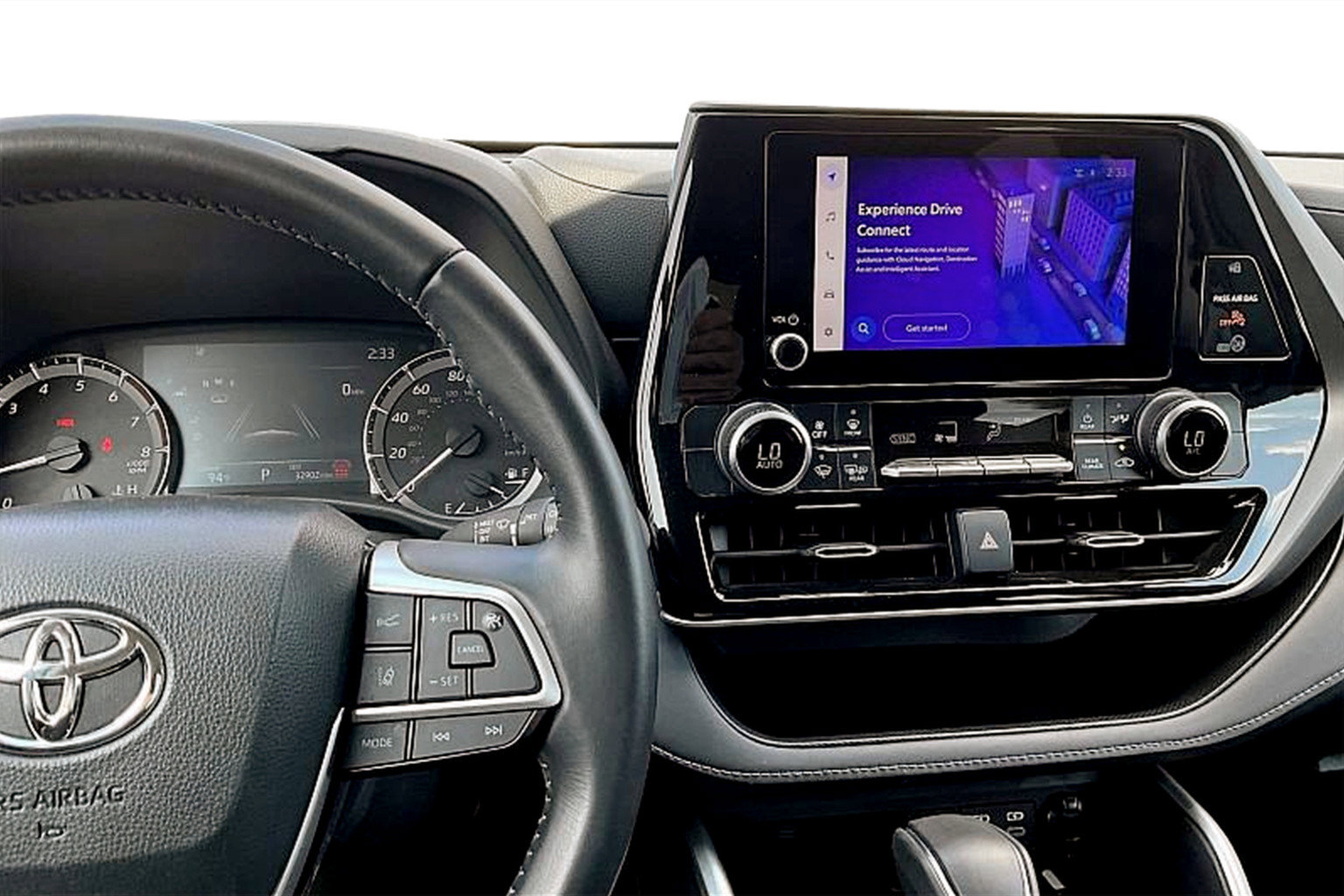 Used 2024 Toyota Highlander LE image 6