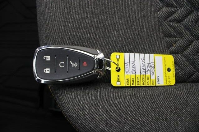 Used 2024 Chevrolet Equinox LT image 8