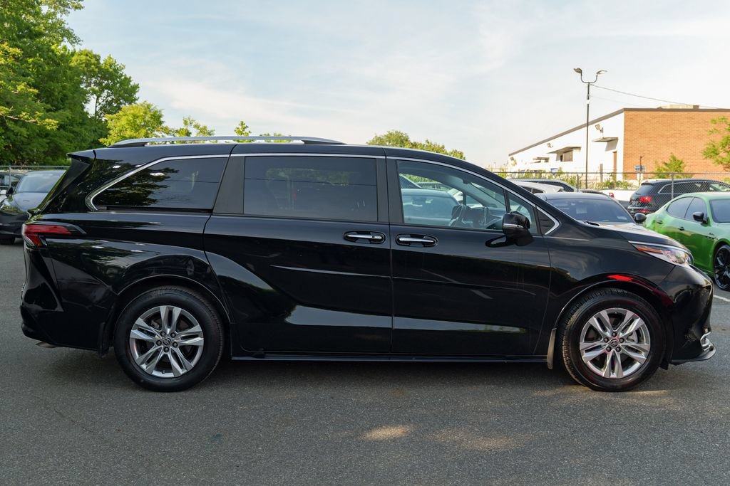 Used 2023 Toyota Sienna Limited AWD/4WD image 8