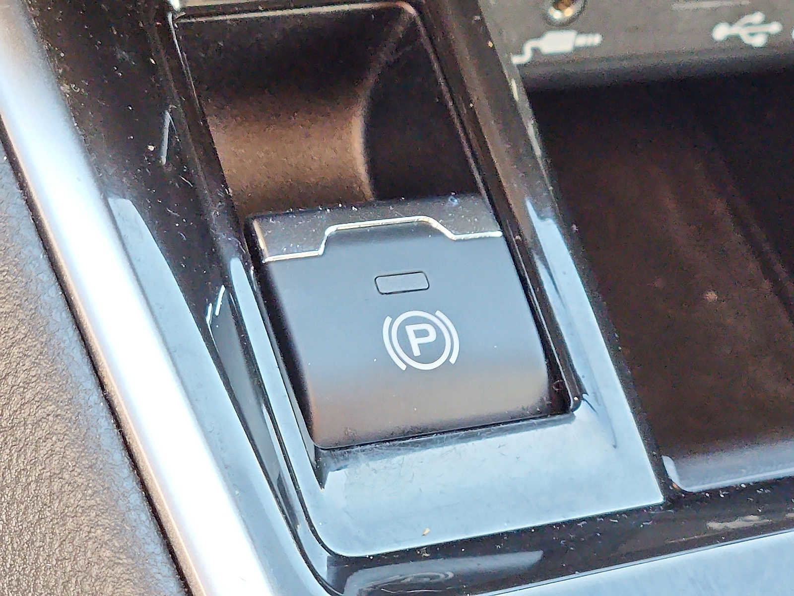 Used 2022 Subaru Outback Premium image 23