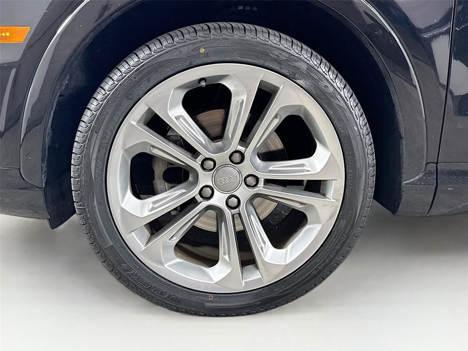Used 2018 Audi Q3 2.0T Premium Plus w/ Premium Plus Package image 14