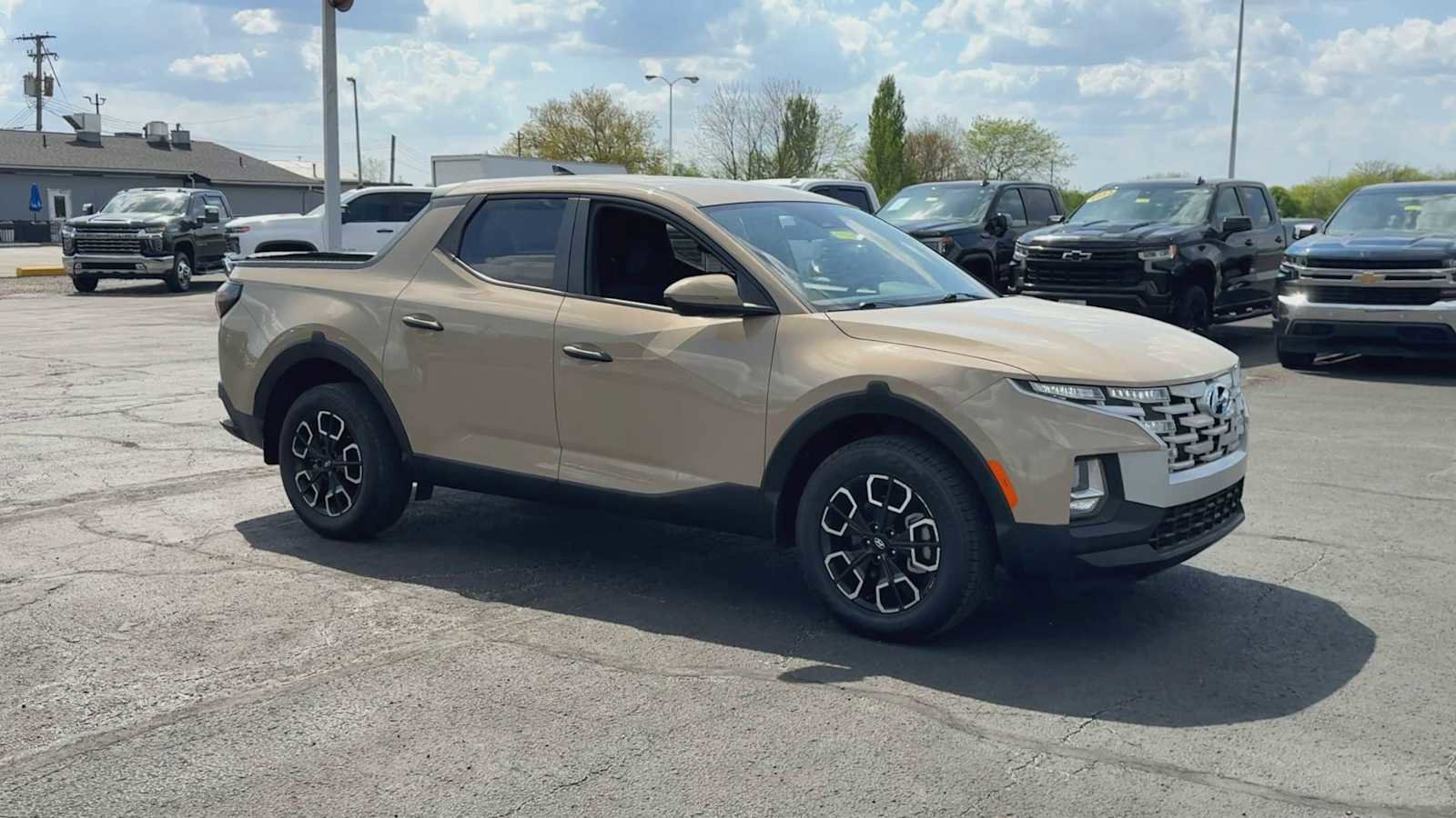 Used 2023 Hyundai Santa Cruz SEL FWD image 2