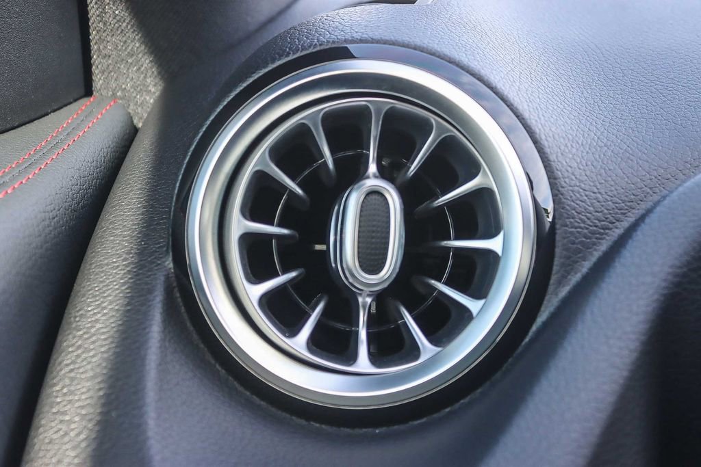 Used 2021 Mercedes-Benz GLA 250 4MATIC image 49