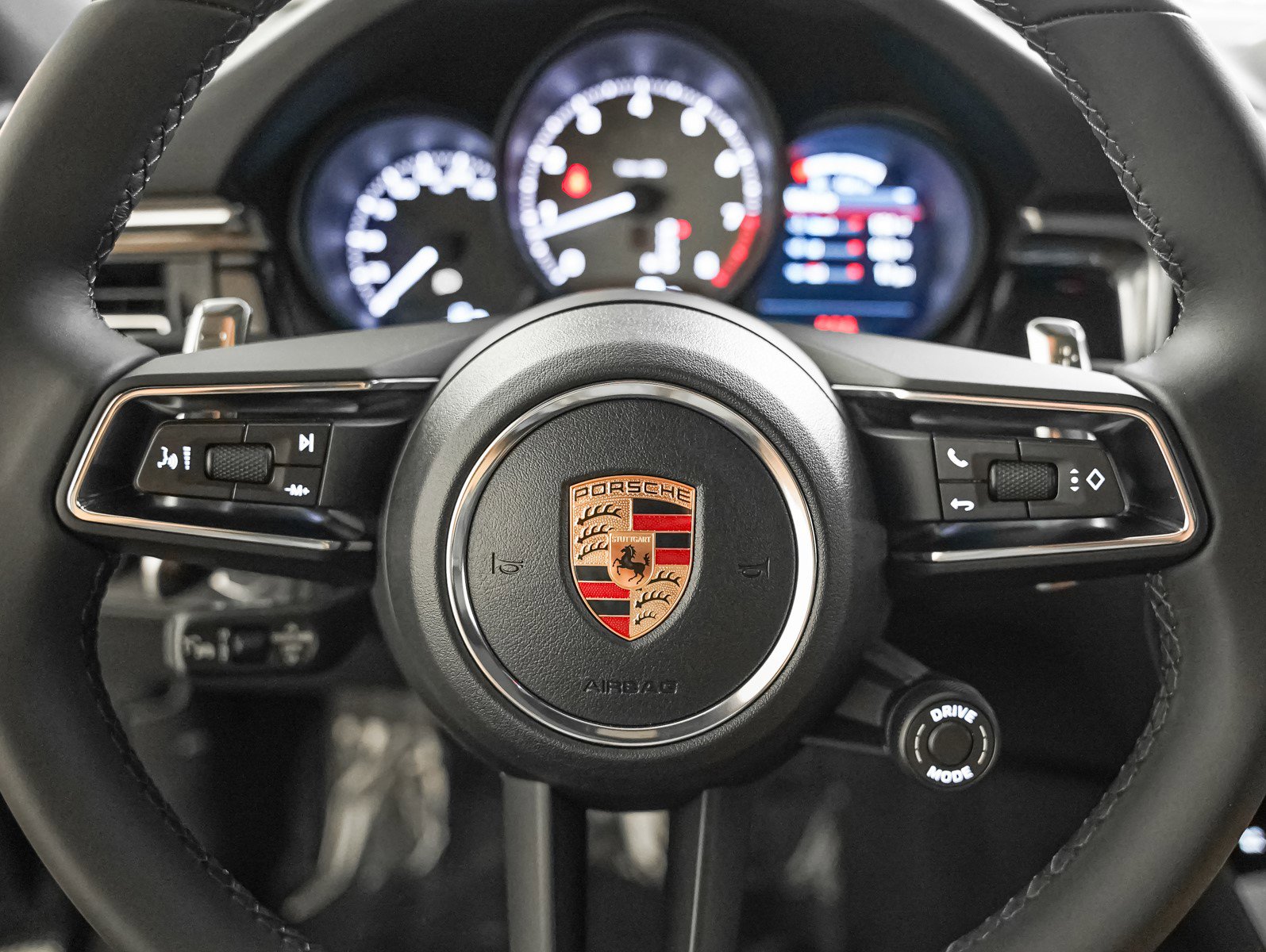 New 2026 Porsche Macan S image 17