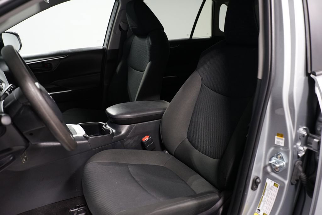 Certified 2025 Toyota RAV4 LE AWD/4WD image 25