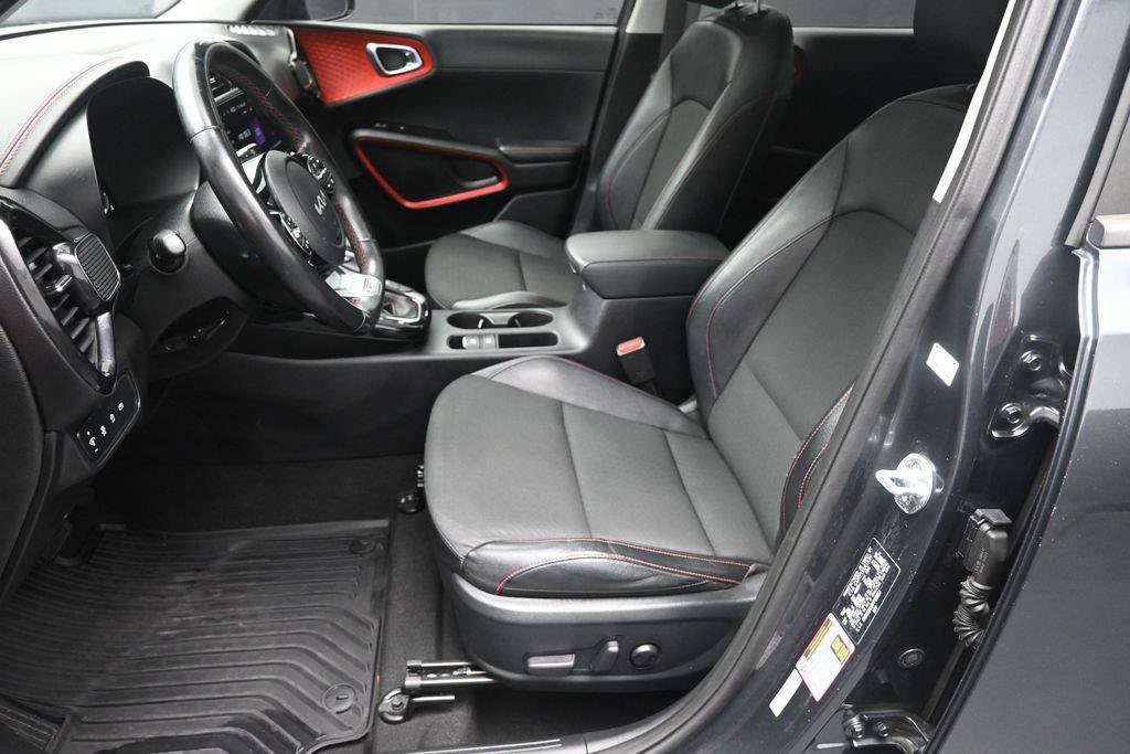 Used 2023 Kia Soul GT-Line w/ GT-Line Technology Package FWD image 18