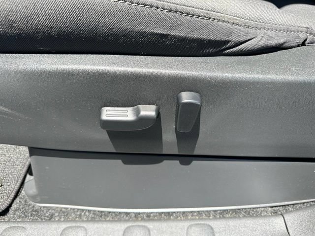 Used 2022 Nissan Frontier SV AWD/4WD image 11