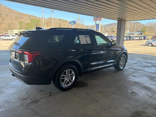 Certified 2025 Ford Explorer Active w/ Active Comfort Package RWD image 4