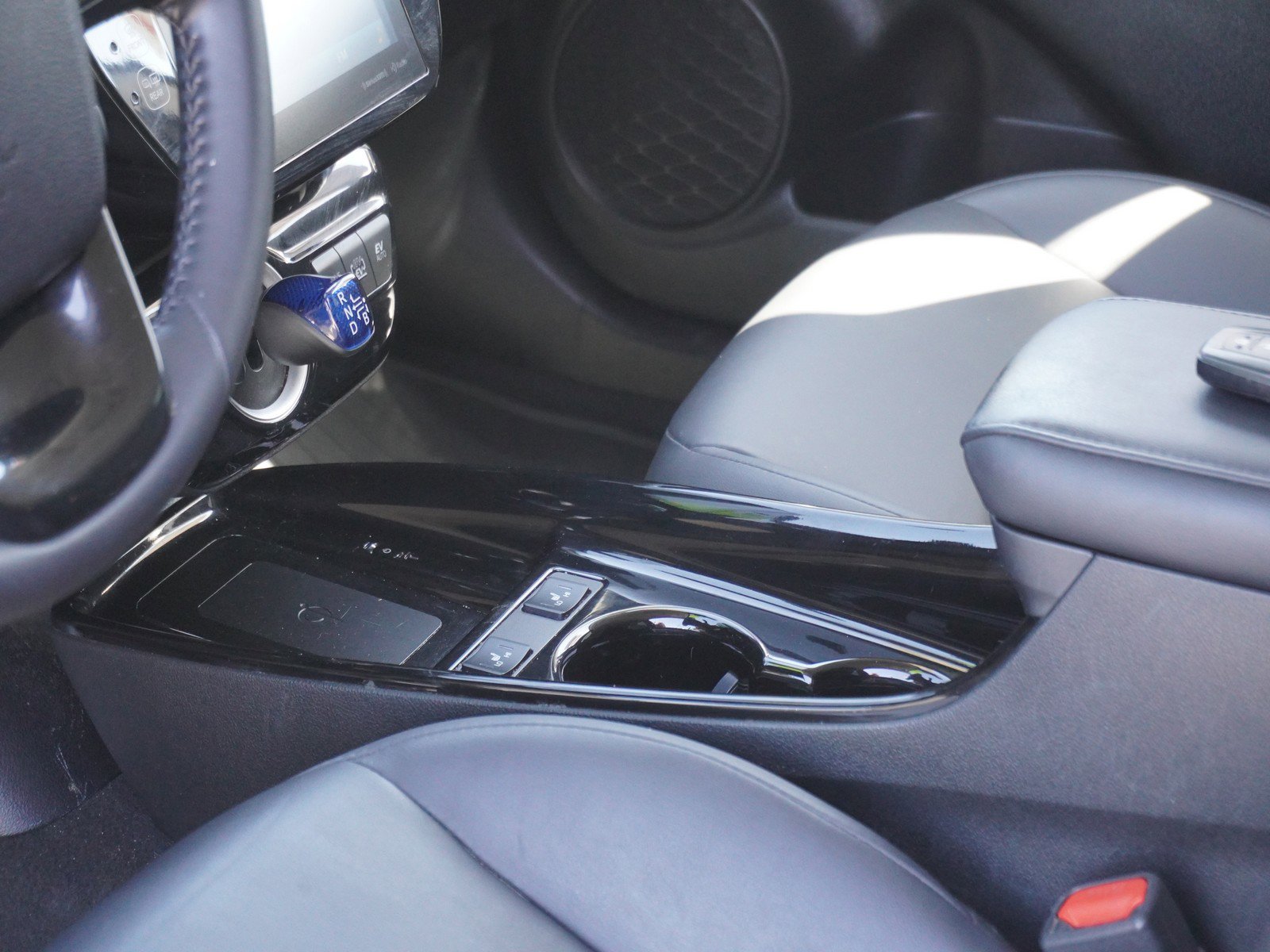 Used 2021 Toyota Prius Prime XLE FWD image 23