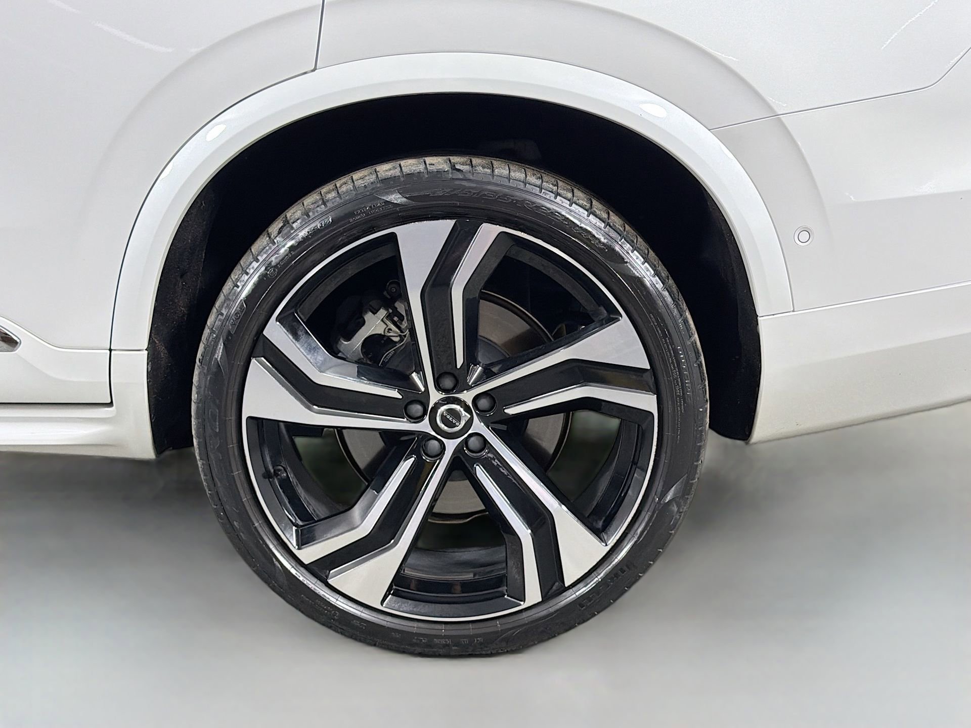 Certified 2024 Volvo XC90 B6 Ultimate w/ Protection Package Premier AWD/4WD image 30