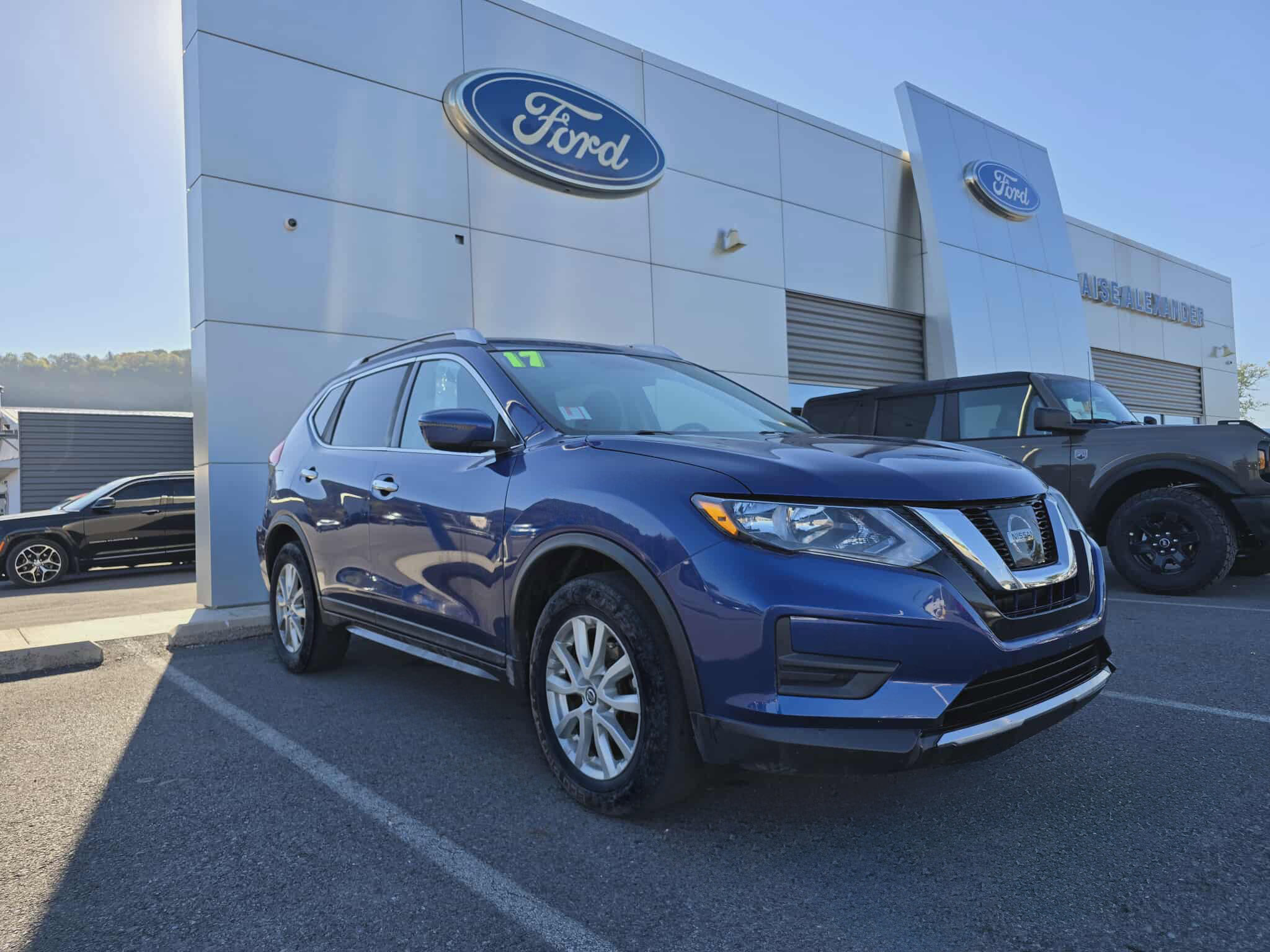 Used 2017 Nissan Rogue SV