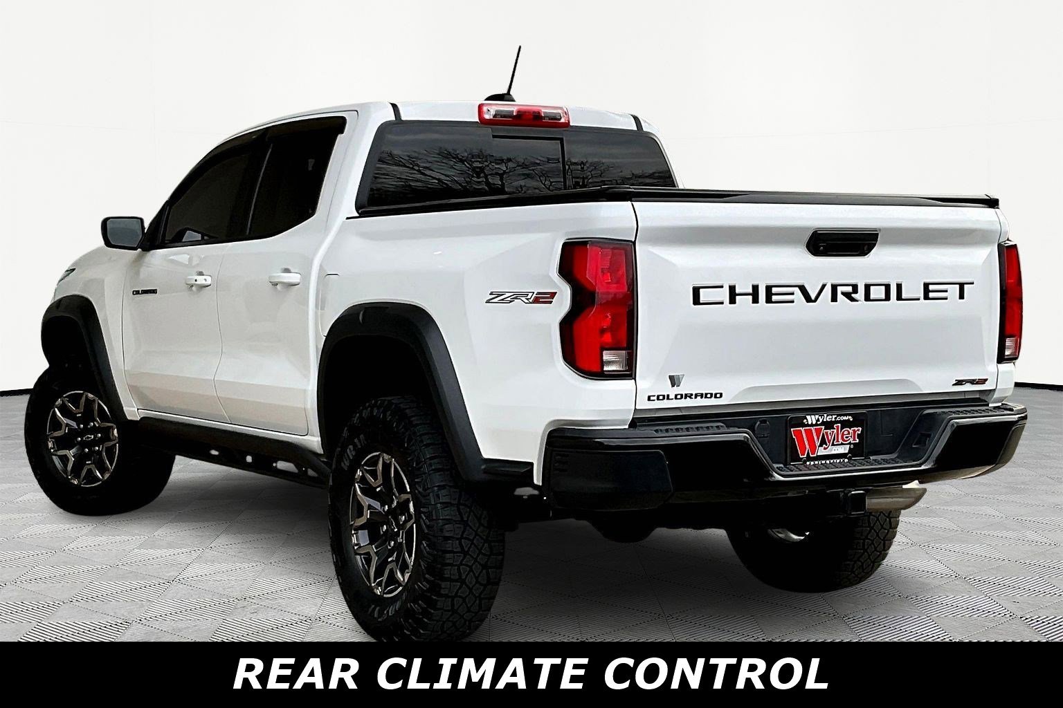 Used 2024 Chevrolet Colorado ZR2 image 4
