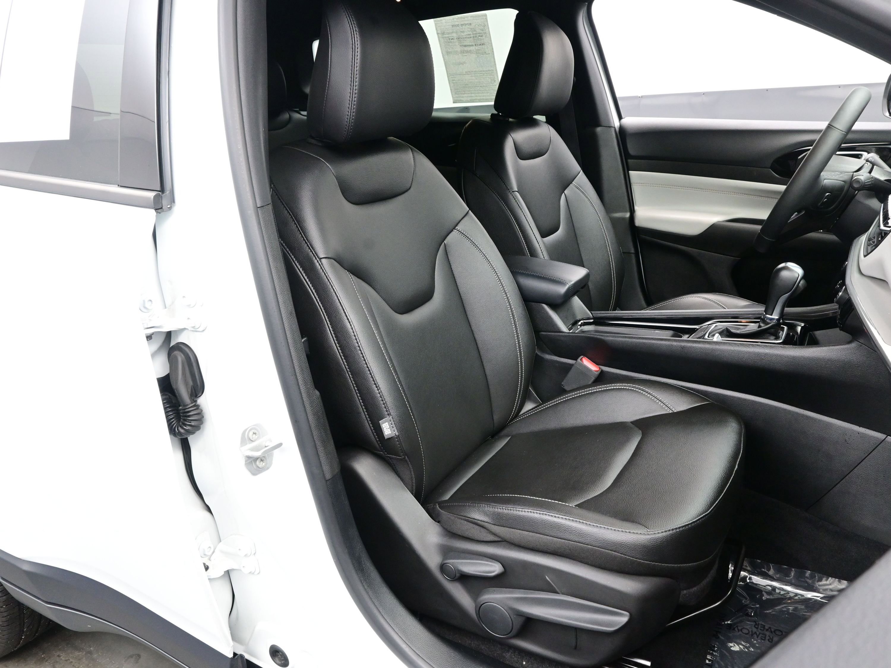 Used 2025 Jeep Compass Limited image 14