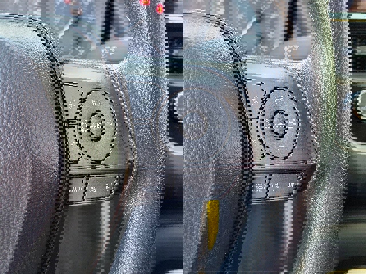 Used 2025 Toyota Corolla LE image 20